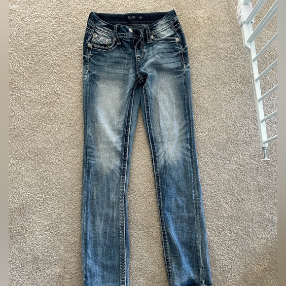 Miss me jeans like new. Wore a couple of times but they aren’t my stile anymore - Picture 2 of 8